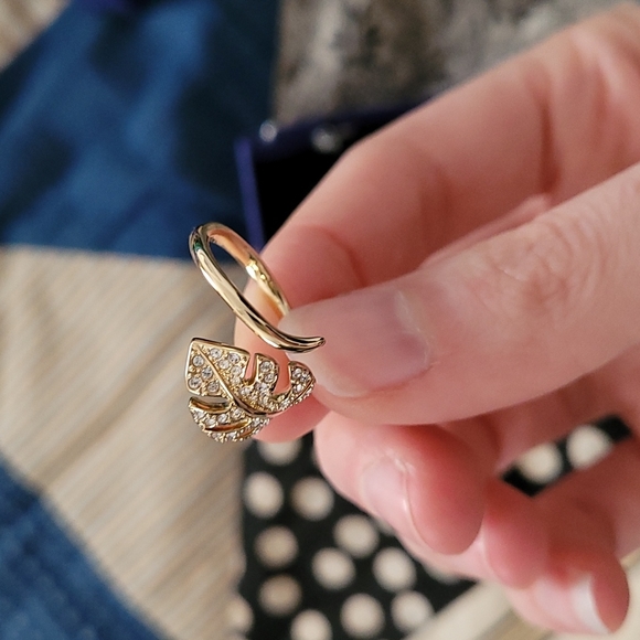 Swarovski Tropical Leaf Open Ring - Picture 5 of 5